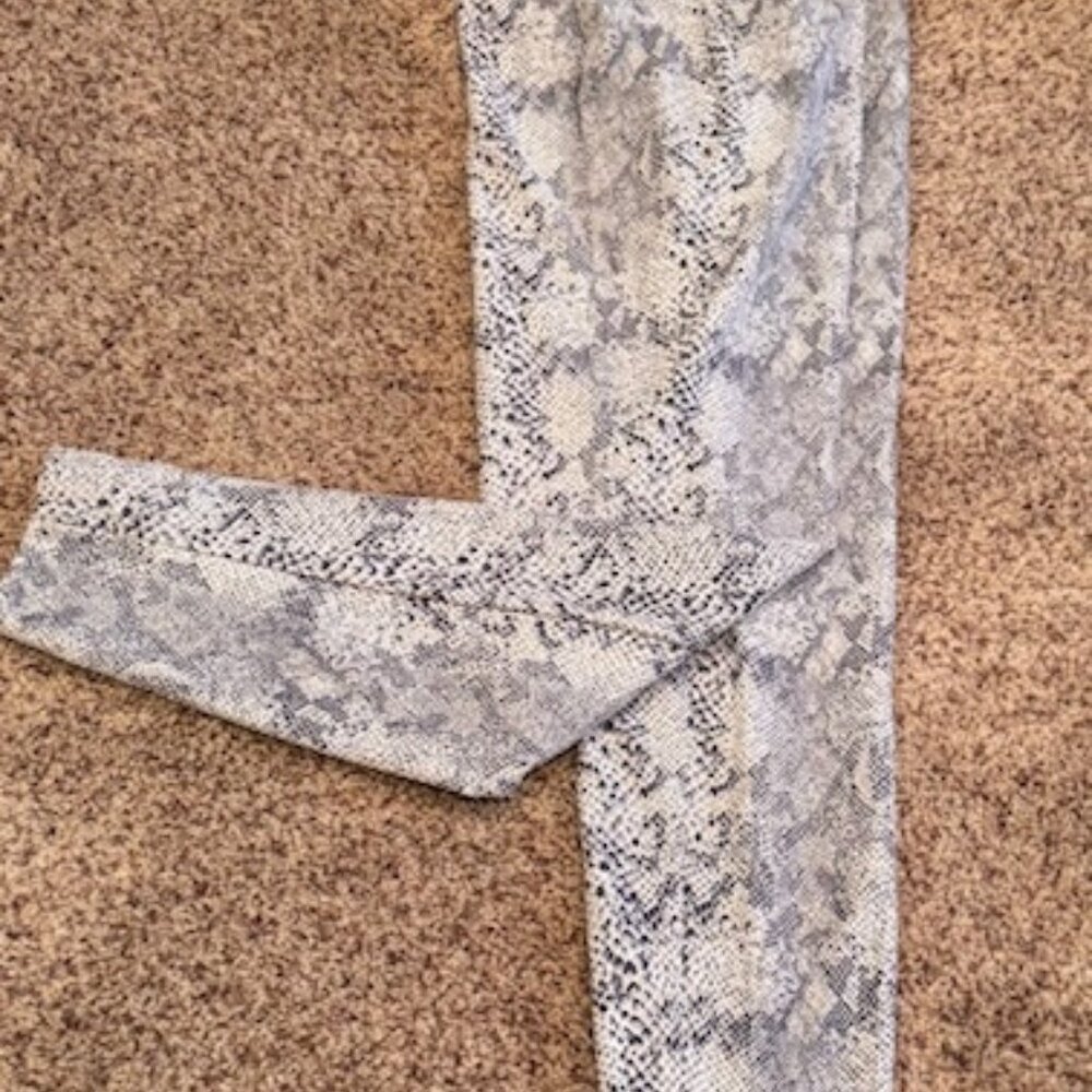 On Trend Snake Skin Pant